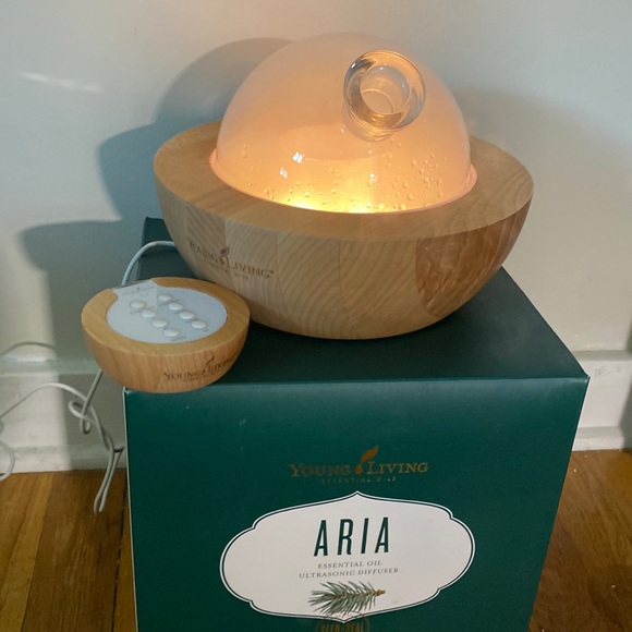 Young Living Aria Diffuser with Green Glow - Picture 2 of 5